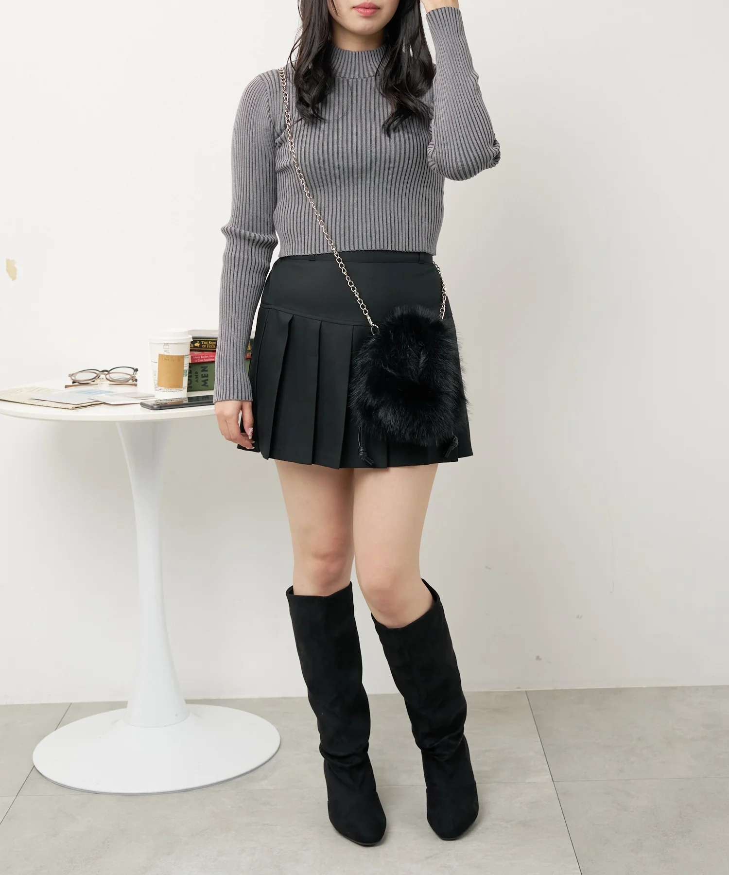 シャーリングポインテッドロングブーツ - Image 3