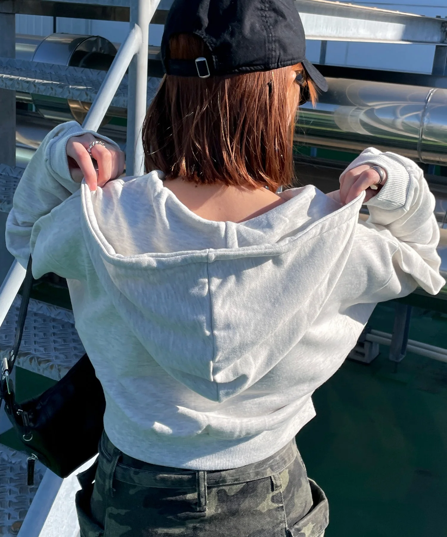 ロゴZIPショートパーカー - Image 17
