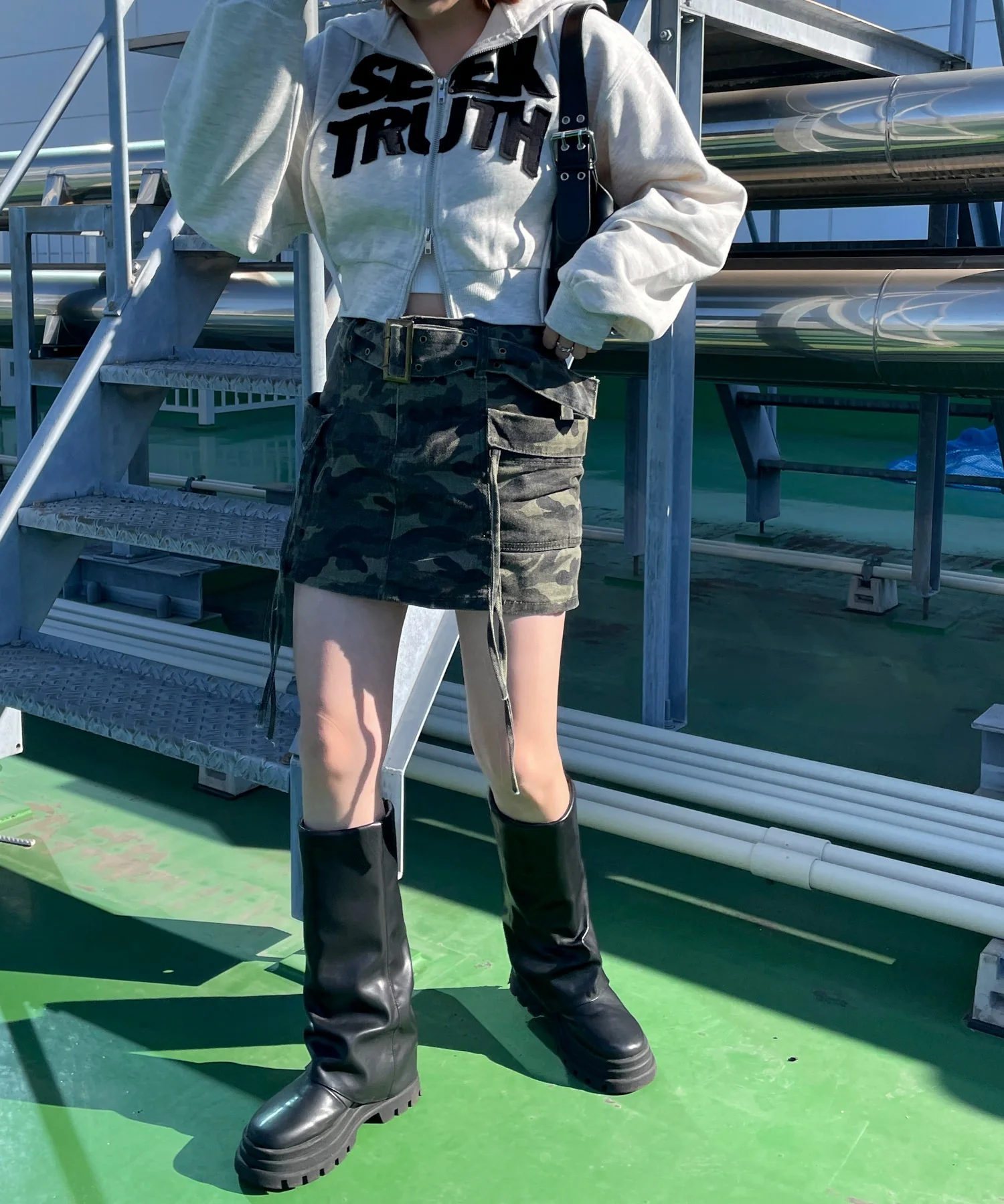 ロゴZIPショートパーカー - Image 19