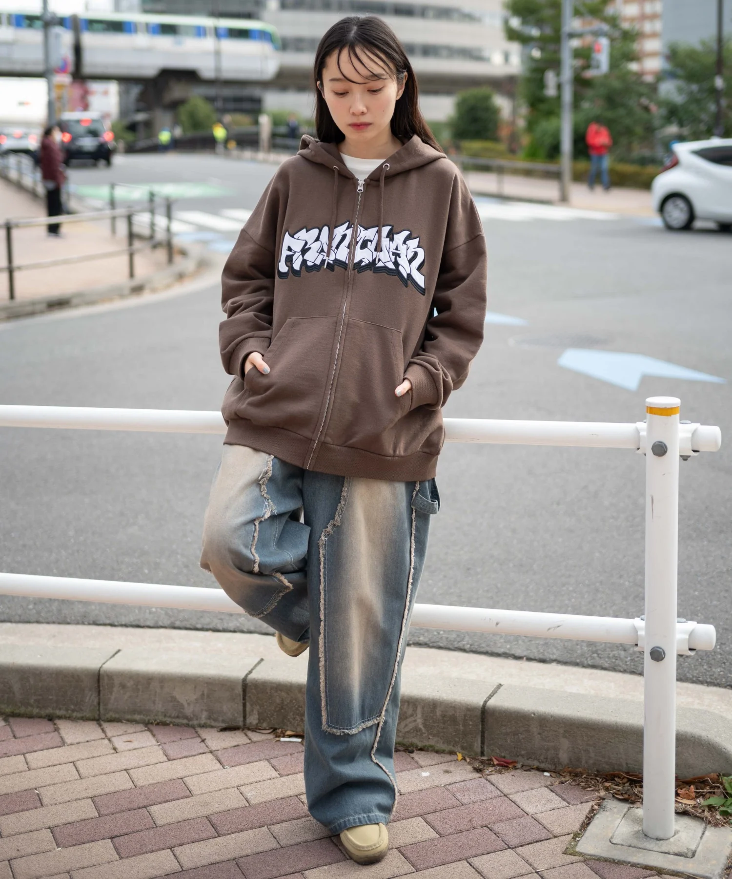 ワッペンロゴZIPパーカー - Image 8