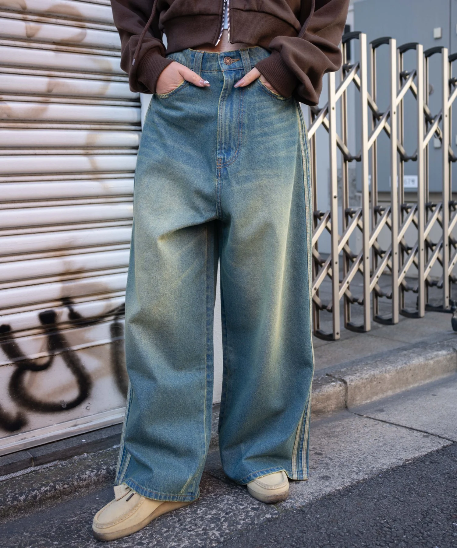 サイドラインワイドデニムパンツ - Image 25
